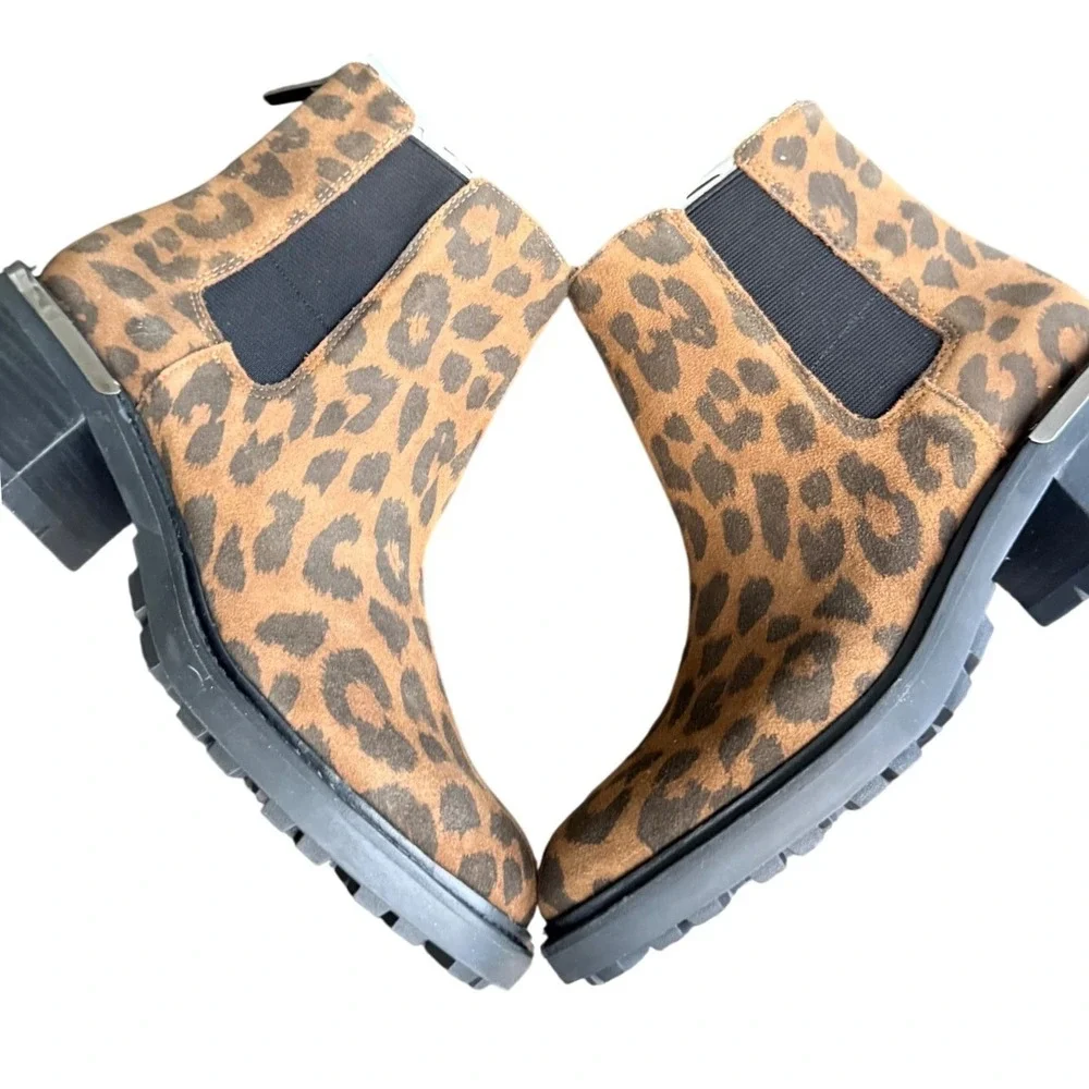 Vince Camuto Leopard Print Lug Sole Suede Ankle Boots Brown Black Size 8